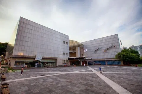 中国驻韩国大使馆发言人星期四（9月3日）在微信公众号就光州双年展严重涉台错误发表谈话。图为光州双年展展览馆。（互联网）