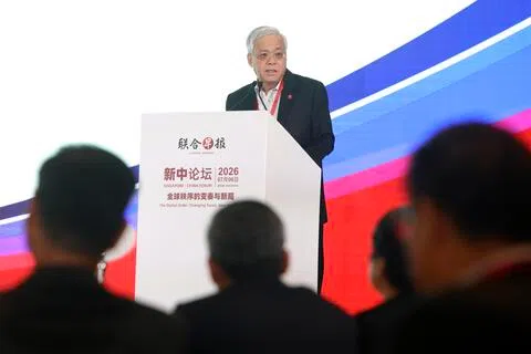 新报业媒体首席执行官陈英杰星期一（7月6日）为新中论坛致开幕词时指出，从年初美国介入委内瑞拉局势，到中东冲突及霍尔木兹海峡争端持续升级，都凸显全球秩序变局正加速演进。（陈斌勤摄）