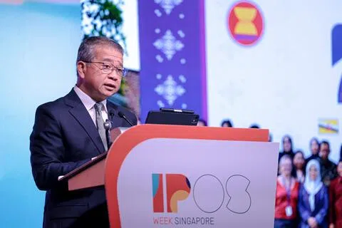 律政部长兼内政部第二部长唐振辉星期三（8月26日）在全球知识产权论坛开幕式上宣布这项咨询计划。他指出，人工智能（AI）正在颠覆传统的创作、创新和价值生产方式，知识产权制度面对的整体运作环境也已随之改变。（李冠卫摄）