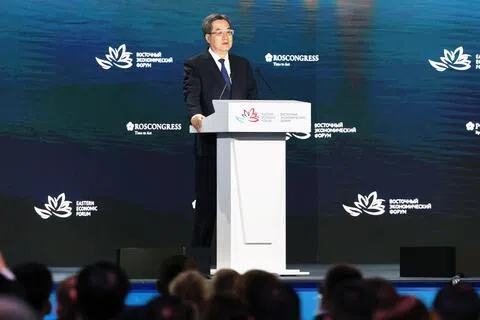 中共政治局常委、中国副总理丁薛祥9月3日在俄罗斯符拉迪沃斯托克出席第十一届东方经济论坛全会并发表致辞。（新华社）