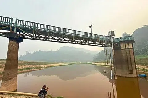 印尼林火延烧加剧 日本派自卫队直升机投水灭火