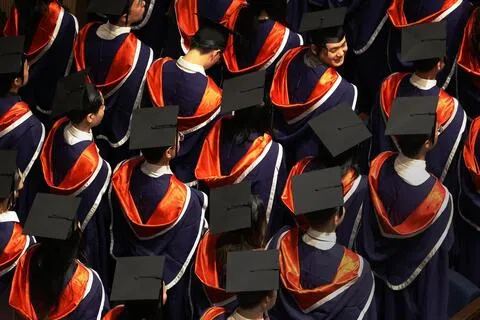今年应届大学毕业生约半数已获工作 约两成在找工