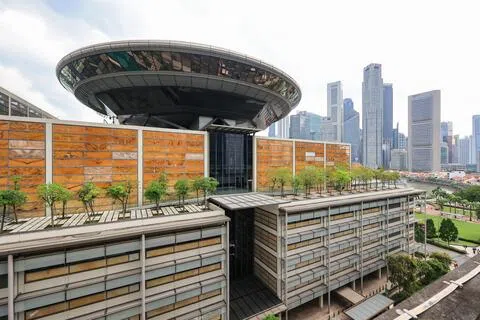 高庭法官星期一（8月17日）斥责被告的罪行恶劣和令人发指，判他坐牢27年又10个月以及打鞭24下。（档案照片）