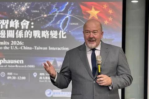 美国亚洲研究局资深中国安全研究员甘浩森历任美国国防部中国政策主任、参谋长联席会议主席的中国事务策略官，以及美国驻北京大使馆武官。他10月21日应邀在台湾政治大学演讲，分析陆美关系变化及对台湾的影响。（缪宗翰摄）