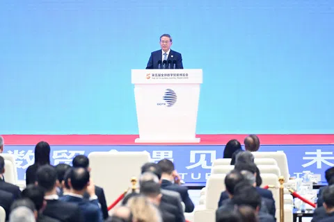 中国国务院总理李强星期四（9月24日）在浙江省会杭州出席第五届全球数字贸易博览会启动仪式并致辞。（中新社）