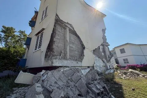 8月1日，意大利那不勒斯附近波佐利（Pozzuoli）发生4.7级地震，导致一些建筑物受损。（法新社）