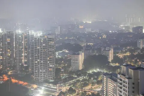 截至星期六（9月26日）晚上11时，全国24小时PSI攀升至115，达不健康水平。（陈斌勤摄）