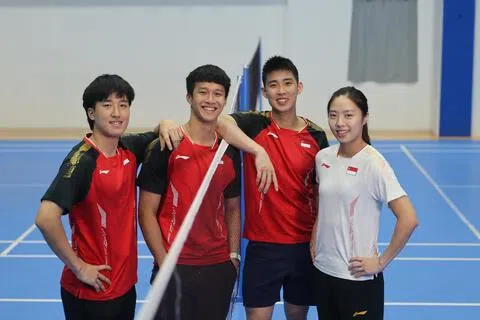 我国羽将洼纯佑（左起）、高永杰，骆建佑和杨佳敏即将出征亚运会，立志交出最好的表现为国争光。（张俊杰摄）