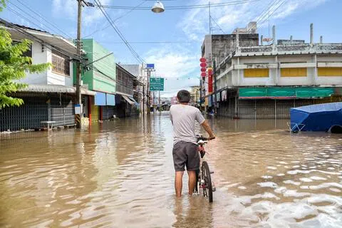 受季风天气带来的强降水影响，泰国当局向北部、东北部和东部24个府发出突发洪水和泥石流预警。（示意图/iStockphoto）