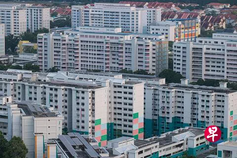 房地产网站99.co与SRX星期三（8月5日）发布的7月组屋转售预估数据显示，之所以出现量升价跌，主要是6月预购组屋销售活动与学校假期压抑的需求在7月集中释放。（档案照片）