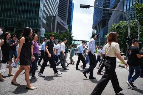过半雇主明年拟冻薪或放缓加薪 仅四成要添人手