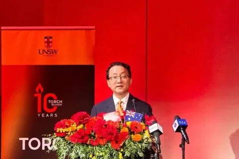中国驻澳大利亚大使刘劲松在中澳火炬创新园10周年庆祝晚宴上致辞。（取自“中国驻澳大利亚使馆”微信公众号）