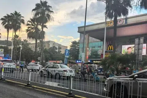 中国广东省会广州市番禺区星期一（9月14日）下午发生持刀伤人事件。当地警方晚上通报称，一名35岁李姓男嫌犯已被捕，伤者经救治均无生命危险。港媒报道称，星期一的持刀伤人事件发生在当地人流最旺的商场“GOGO新天地”。（互联网）