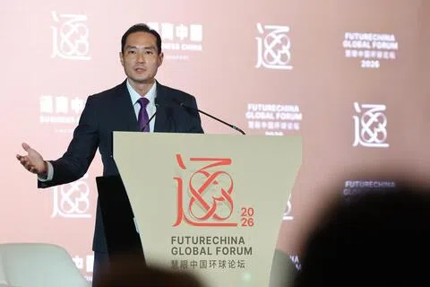 新加坡数码发展及新闻部兼保健卫生部高级政务部长陈杰豪9月24日在“慧眼中国环球论坛2026”人工智能专场致辞时指出，我国应追求的不单是积累最强大的技术，而是要把人工智能能力切实转化为广泛的经济与社会价值。（唐家鸿摄）
