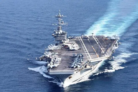 2024年11月14日，美国海军航空母舰“华盛顿”号在东海，参加美韩日“自由之刃”年度联合军演。（路透社）