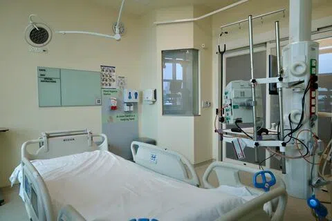 黄廷方医院推本地首个“无水成人加护病房”