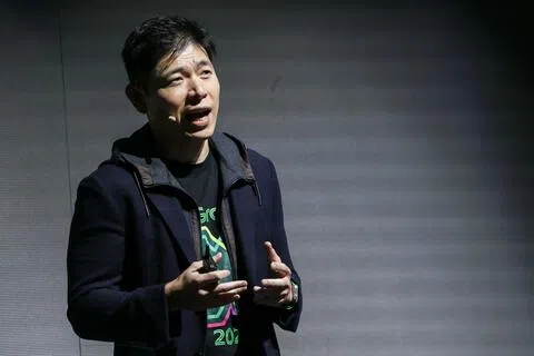 根据Grab于星期三（8月12日）以及7月14日向美国证券交易委员会（SEC）提交的文件，陈炳耀分别在8月10日和7月10日，各别卖出40万股，合计80万股。（档案照片）