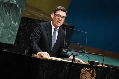 英国首相伯纳姆星期二（9月22日）在联合国大会上发表演讲时说，伦敦将建立一个新的“国家信息防御中心”，并特别点名批评莫斯科散布虚假信息。（法新社）