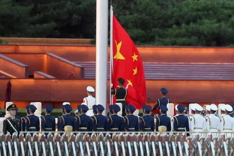 中共二十届五中全会将于下星期一至星期四（10月26日至29日）在北京召开。图为北京人民大会堂。图为摄于9月30日的北京天安门广场。（路透社）