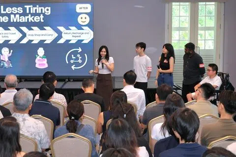 交通青年小组共提出七项改善出行经验的建议。因人口老龄化，其中一组成员建议在中峇鲁—合乐（Havelock）一带，推行共享行动辅助工具（PMA）计划，让年长者更方便往返住家与其他设施。（梁麒麟摄）