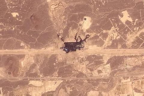 美国卫星公司 Planet Labs PBC 星期五（9月11日）拍摄的卫星图像显示，沙特麦地那东南部、东西输油管道沿线附近的一处基础设施起火受损。（法新社）