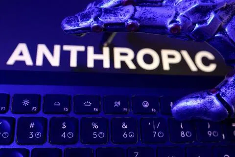 Anthropic承认，安全机制虽拦截了多项违规请求，但仍未能完全阻止使用者利用Claude辅助武器研发等活动。（路透社）