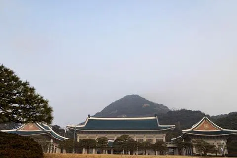 韩国国内的反对舆论加剧，让政府放缓筹备向霍尔木兹海峡派兵的步伐，并据报在重新研讨拟派遣军事装备的名单。（路透社档案照）