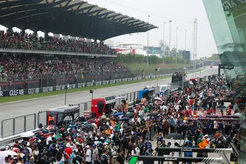 F1时隔九年成功驶入马国雪邦赛车道 安华：考虑复办大奖赛