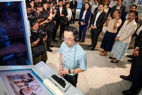 技能及人力发展局联系站启用 黄总理：企业与员工转型须同步