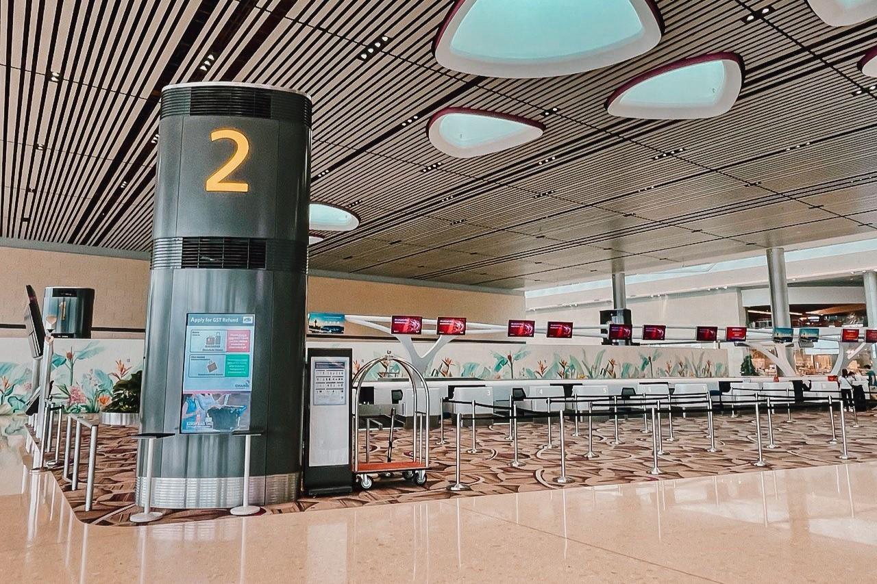 随着更多航空公司使用T4,T4离境厅正在建造多一排登机柜台,提高15%的容量,每小时接待多达2500名乘客。(樟宜机场集团提供)