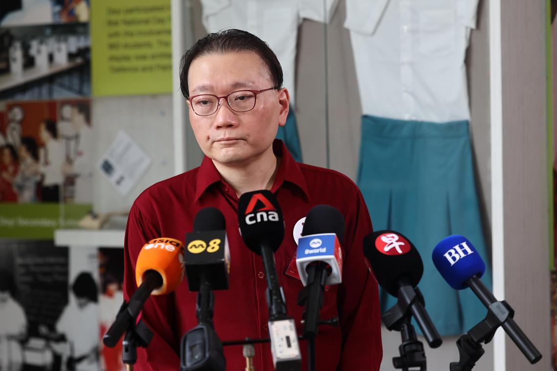 代表人民联盟出战杨厝港单选区的方爱民受访时,说明参选的初衷并呼吁选民给予支持。(陈渊庄摄)