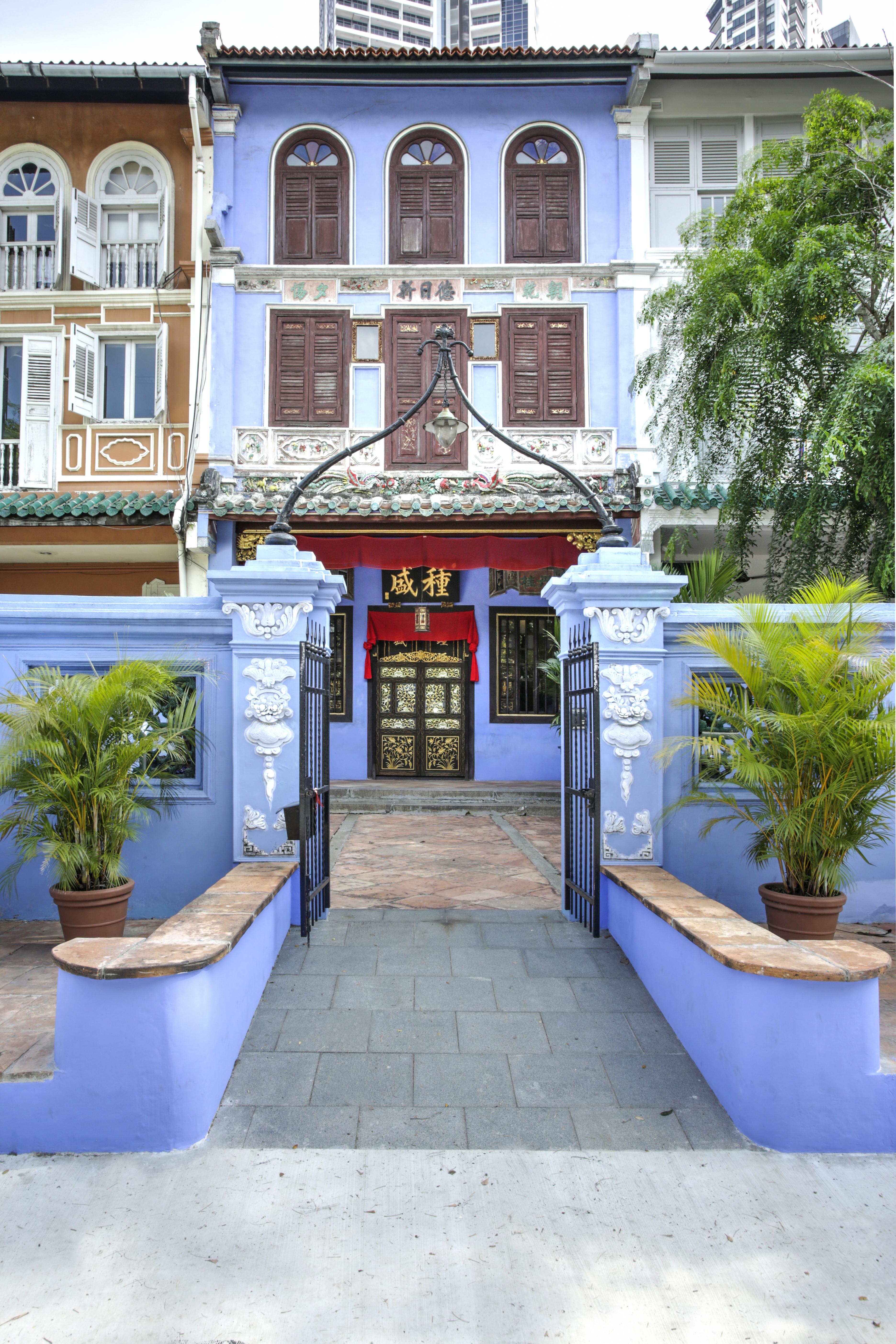 新加坡国立大学峇峇屋属于土生华人的历史老屋,这栋历史悠久的房屋透过保存完好的建筑风格和历史文物,让公众探索并了解土生华人社群丰富多彩的文化。( 国大峇峇屋提供)
