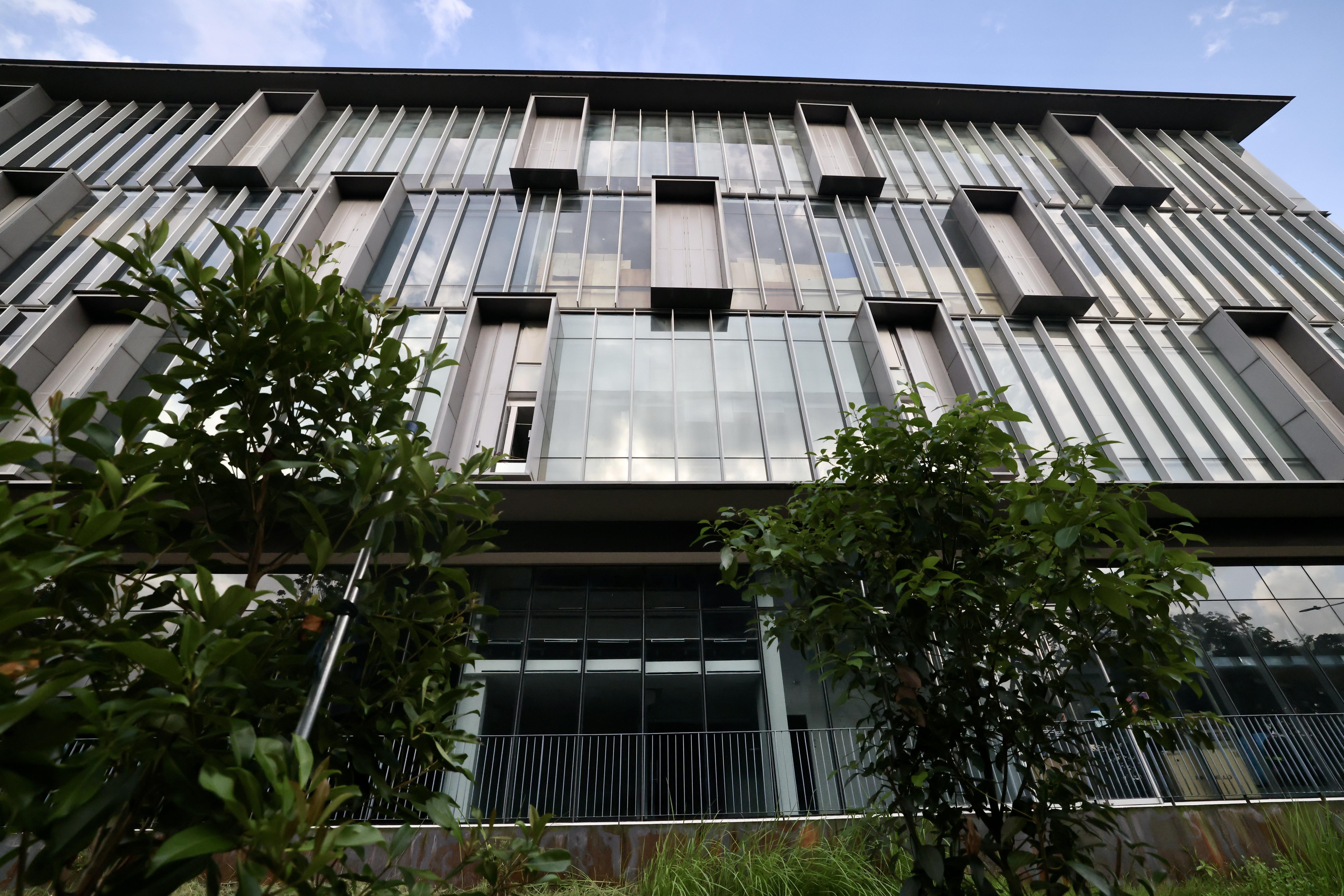 由于共有人意见分歧,高庭批准由一方主导出售Tagore 8厂房单位,并设下保障机制防日后争议;答辩人已提起上诉。(陈斌勤摄)