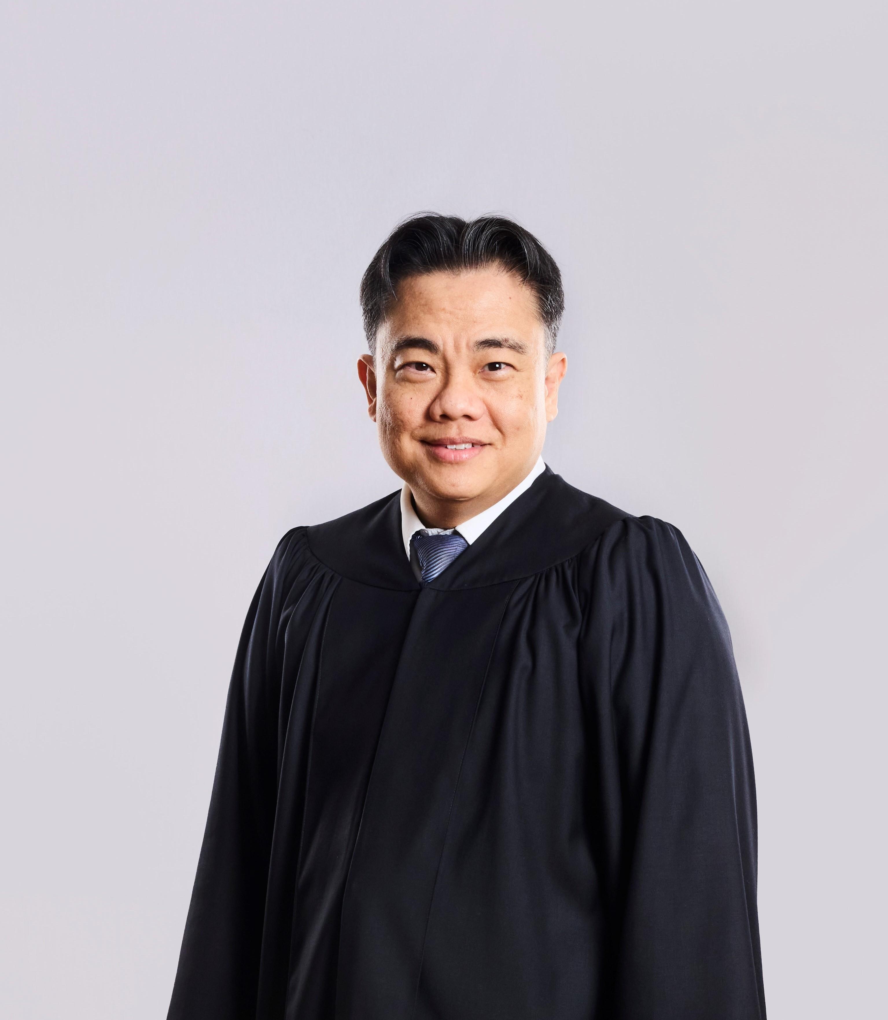 受委为高庭法官的陈炳维曾在多个公共机构服务,包括总检察署、新加坡竞争与消费者委员会、新加坡金融管理局等。(新加坡法院提供)