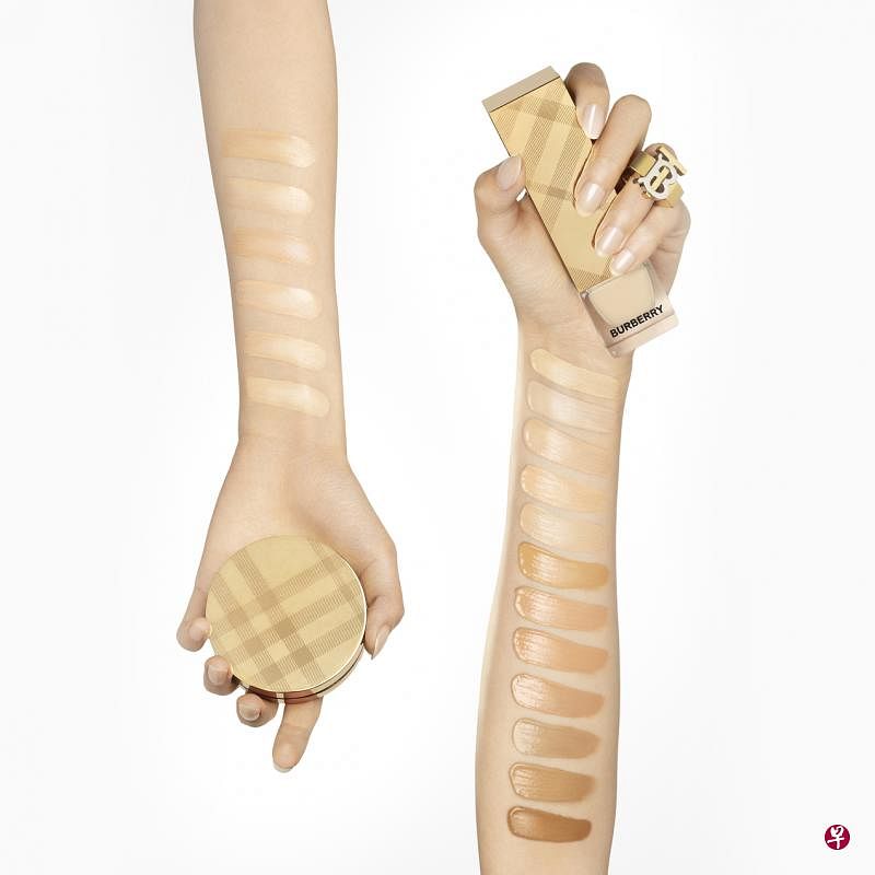 最佳水润保湿推荐：Burberry Ultimate Glow系列粉底液$89，气垫粉底$93。