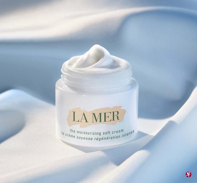 La Mer海蓝之谜精华乳霜，触手即化的绵密质地保湿滋润，可加入粉底使用。