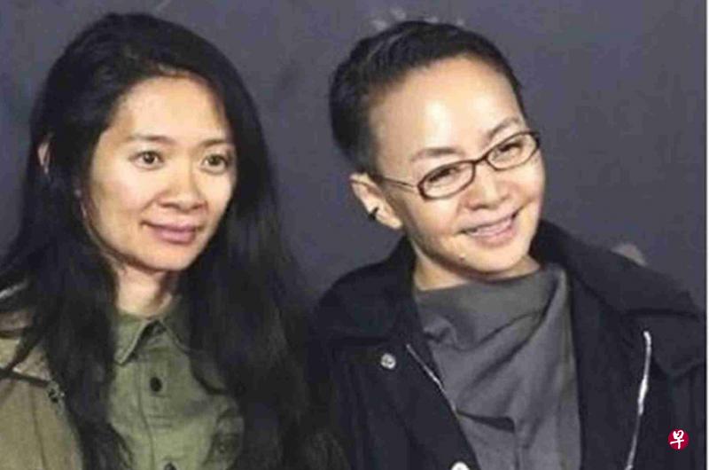 赵婷（左）的继母是中国著名演员宋丹丹。（微博图）