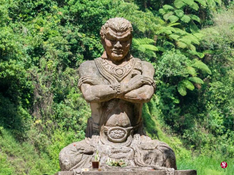 印尼泗水庞越瀑布的满者伯夷宰相迦查马达雕像。（互联网）