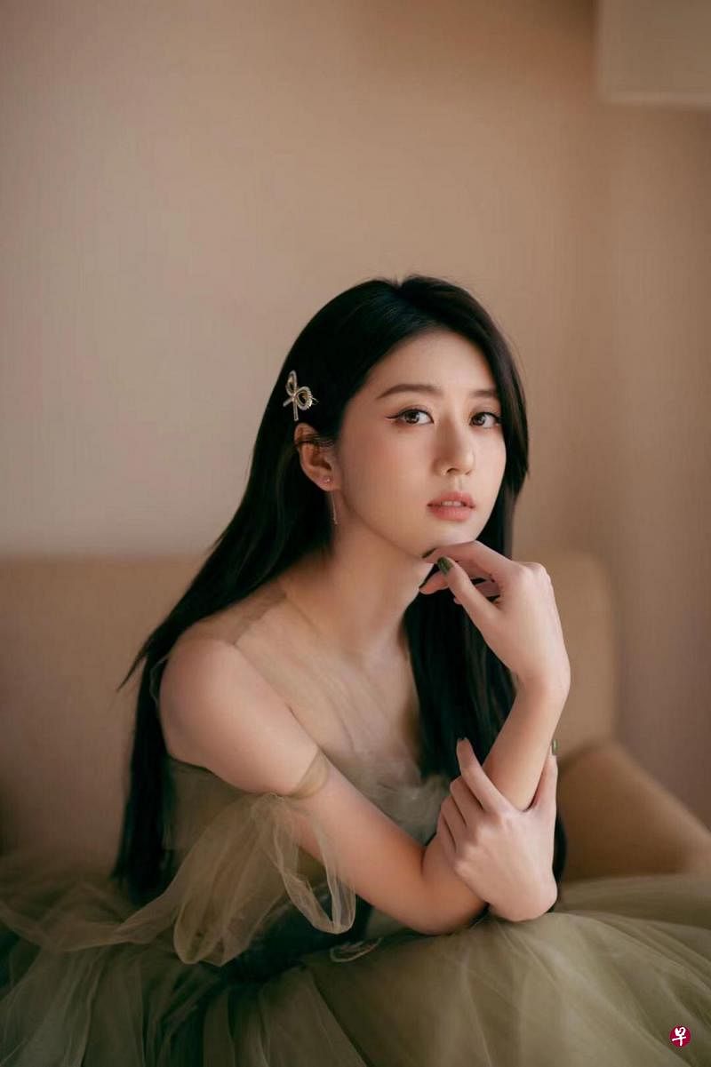 李凯馨今天上《谁来开门》和你分享读书心得，并和大家聊天。