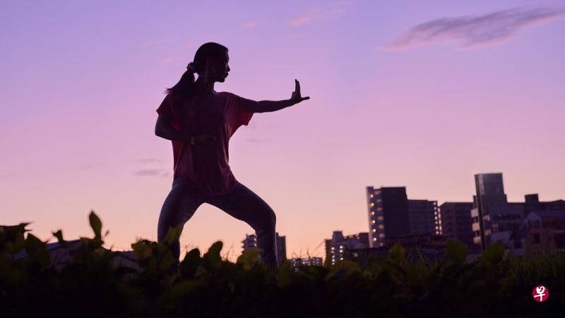 苹果说，watchOS 8新增的太极体能训练类型，有助于促进健康和正念。（苹果提供）