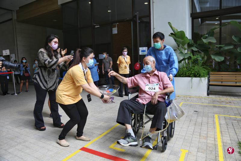 雅西西慈怀病院昨日发起感谢护士线上义走义跑活动，感谢护士们的付出。(白艳琳摄）