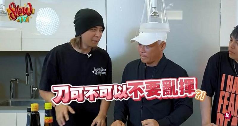 巫启贤（右）当罗志祥的网络频道节目嘉宾，妙语如珠。（互联网）