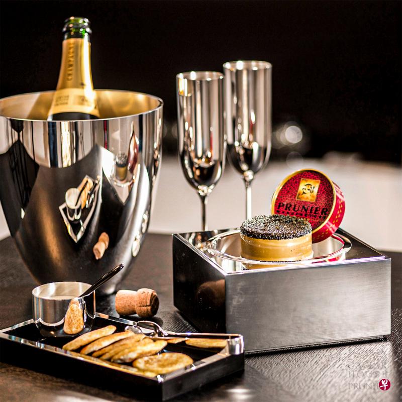 成立近百年的法国顶级鱼子酱Caviar House & Prunier适合与年份香槟配搭。