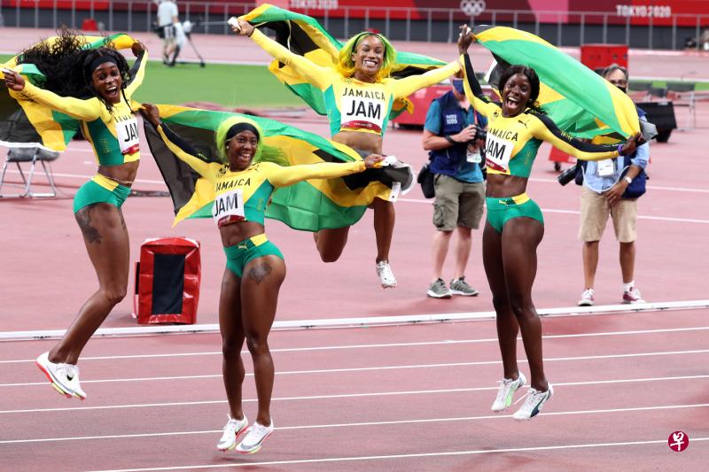牙买加女子4x100米接力以绝对优势夺冠，谢谢这四位世上跑得最快的女性让世界雀跃起来。