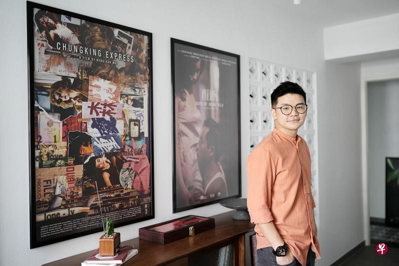 屋主钟坤华在住家展示了不少收藏的电影海报。
