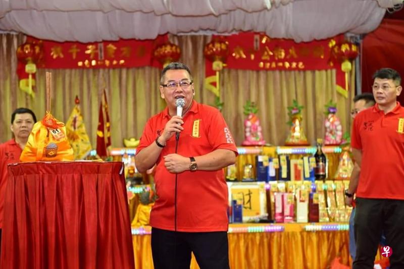 资深喊标人林清河（中）将担任明天活动的喊标人。（档案照）