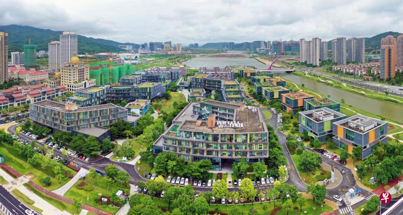 ▲横琴为澳门青年提供更多就业和创业出路，图为横琴澳门青年创业谷。（新华社）