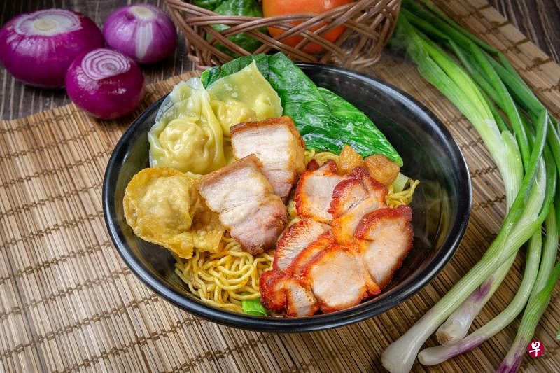 Sabai Sabai的泰式招牌面Ba Mee Moo Dang咸香味美，面条嚼劲十足。（肥雄集团提供）