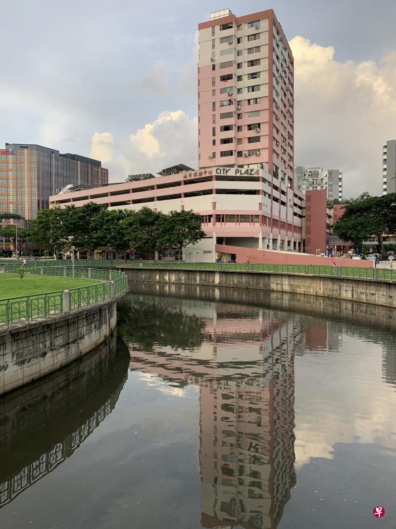 城市购物中心收藏了不少东部人的回忆。