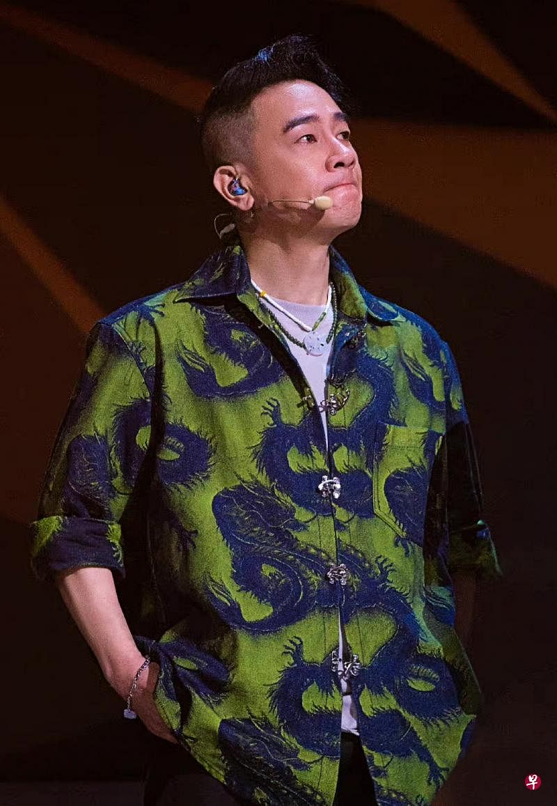 陈小春“冒失鬼”的性格自带喜感，每次出场总会逗笑观众。